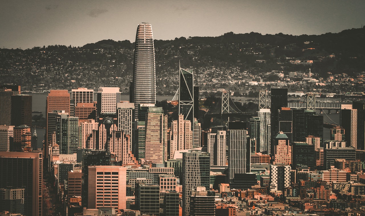 场上创造更 场上创造更