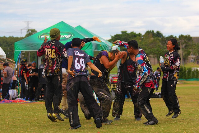 始涌现出越 始涌现出越